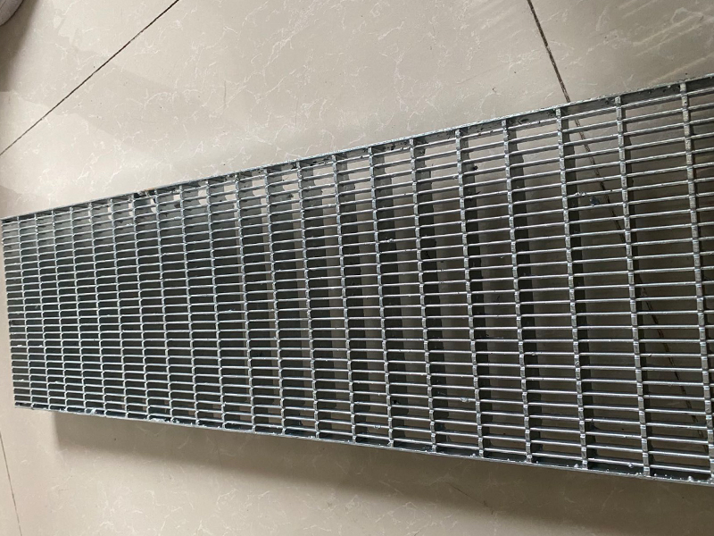 Patent  Dense Press-Locked Steel Grating