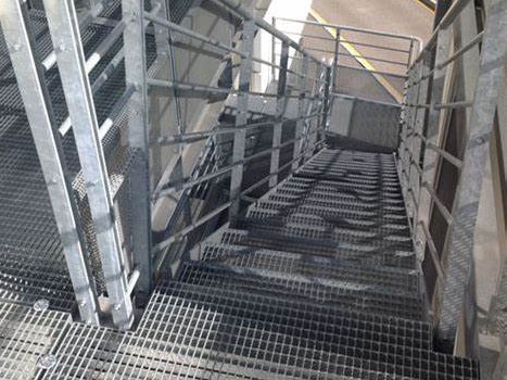 Serrated press-locked steel grating(图9)