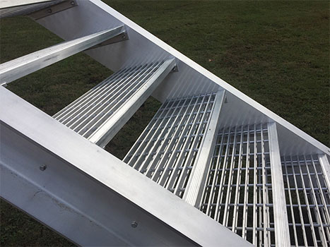 Perforated Metal Aluminium Stair Tread Outdoor(图3)